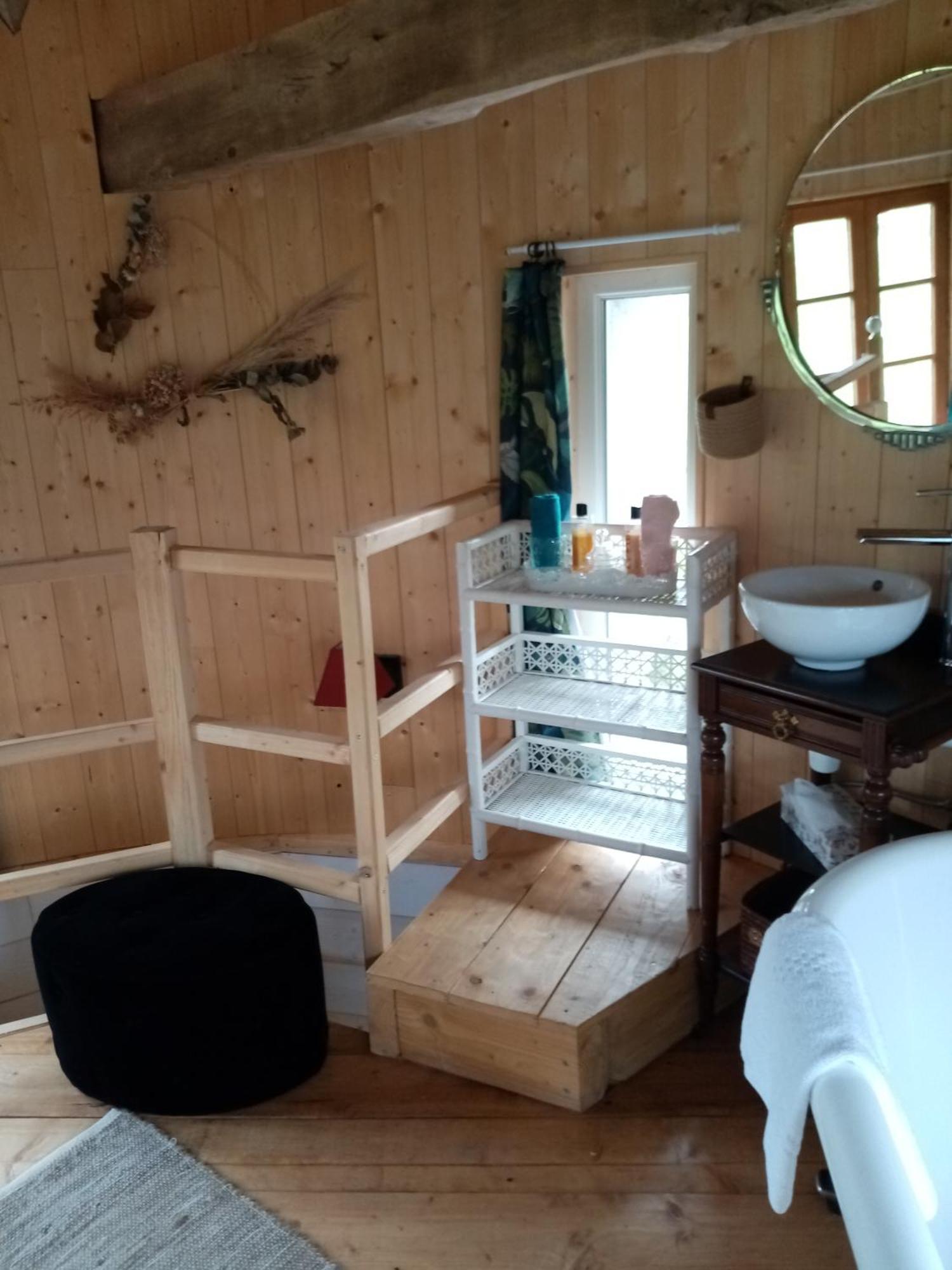 La Tour De Ver Gite Atypique Possibilite Table D'Hotes Sur Reservation Esterno foto