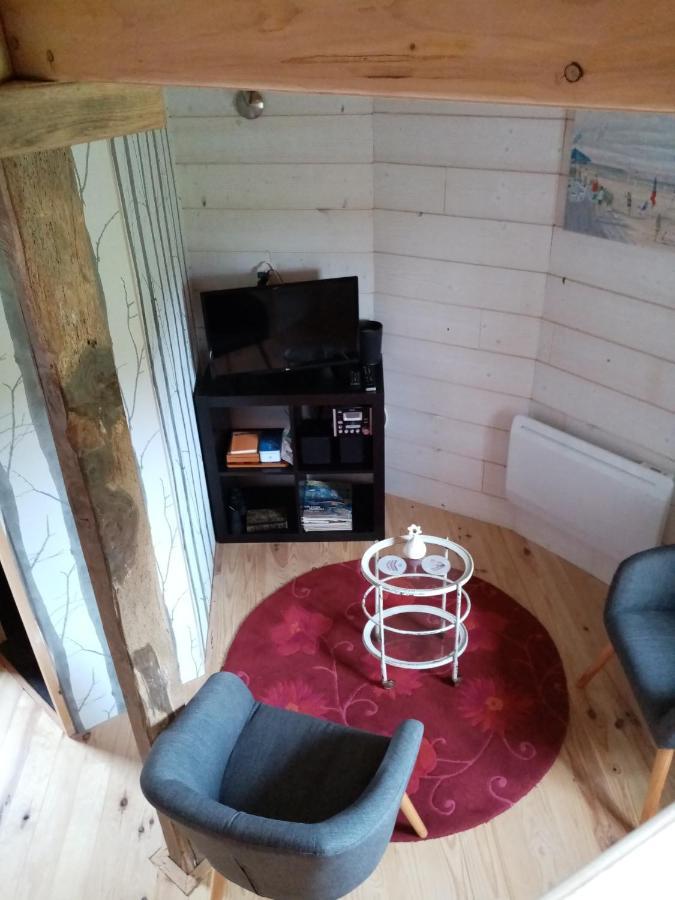 La Tour De Ver Gite Atypique Possibilite Table D'Hotes Sur Reservation Esterno foto