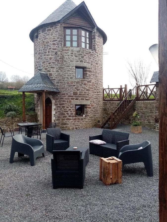 La Tour De Ver Gite Atypique Possibilite Table D'Hotes Sur Reservation Esterno foto