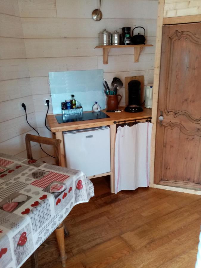 La Tour De Ver Gite Atypique Possibilite Table D'Hotes Sur Reservation Esterno foto